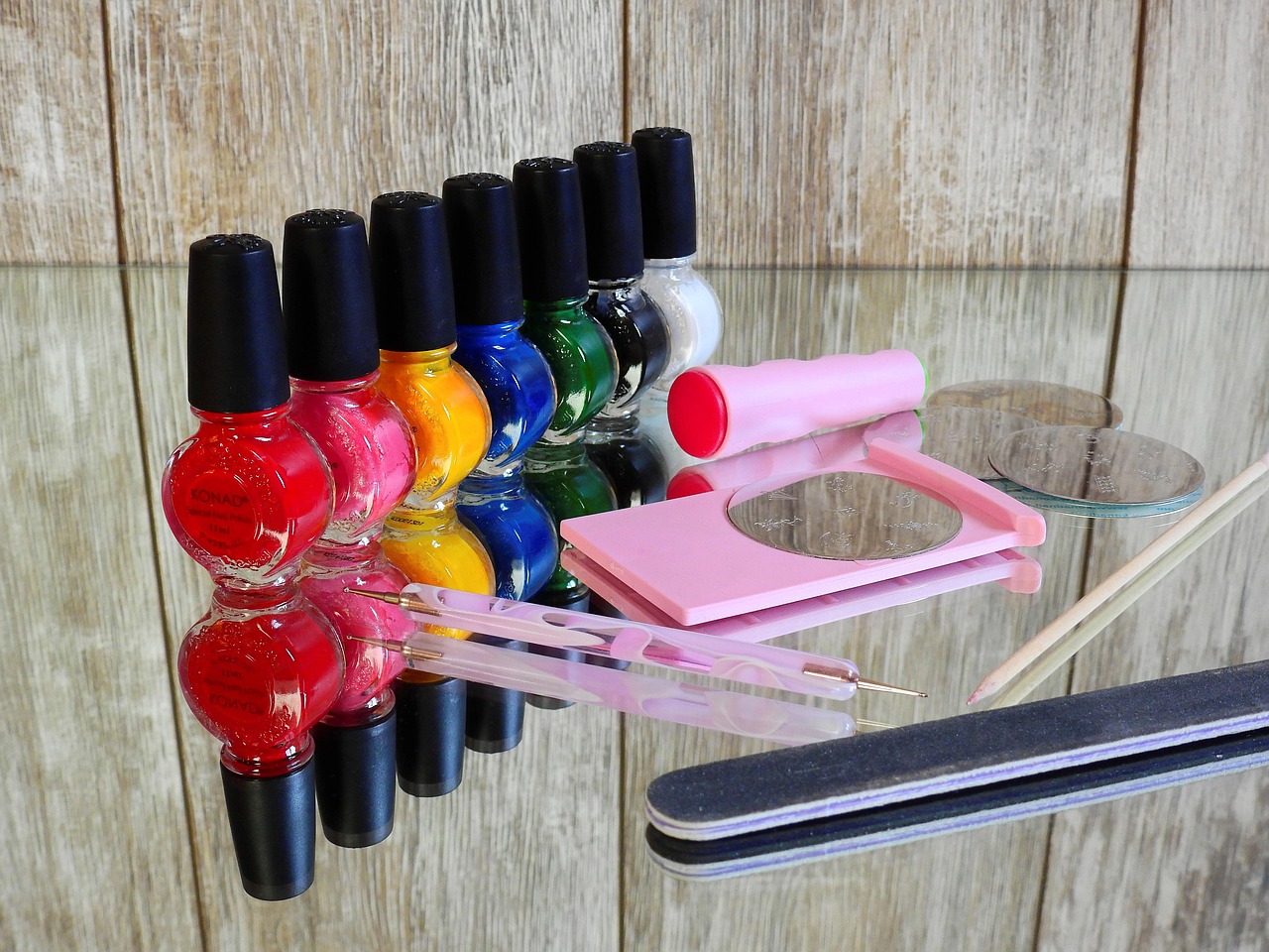 entdecken sie die verschiedenen nagelformen und finden sie den perfekten look für ihre nägel. von mandelförmig bis quadratisch - wir bieten ihnen alle informationen, die sie benötigen, um ihre nägel stilvoll zu gestalten.