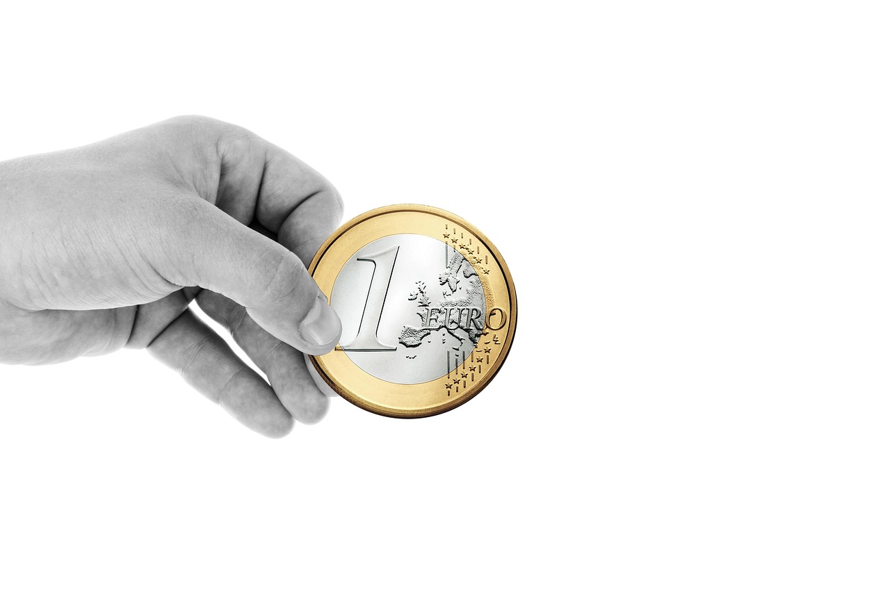 entdecken sie alles über den digitalen euro: seine vorteile, sicherheitsmerkmale, funktionsweise und auswirkungen auf den zahlungsverkehr in europa. erfahren sie, wie die digitale zentralbankwährung die zukunft des geldes gestaltet.